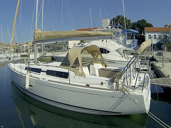 Bareboat Sail boat Dufour 335 GL Lara - For Rental - Details