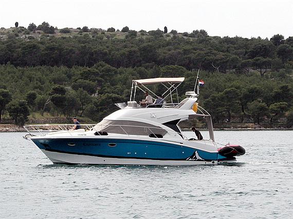 Bareboat Motor boat Beneteau Antares 36 Capricorn - For Charter - Details