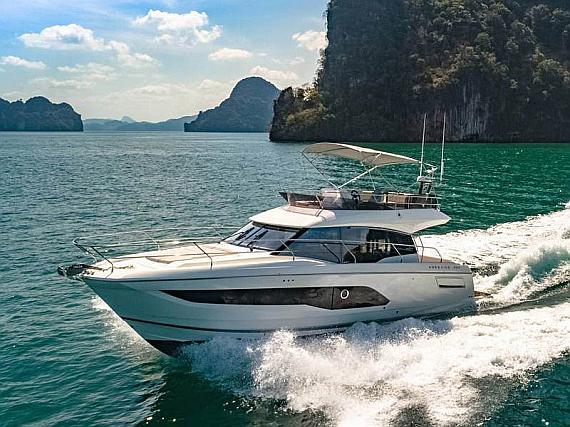 Bareboat Motoryacht Prestige 420 Fly Brigadoon - For Charter - Details