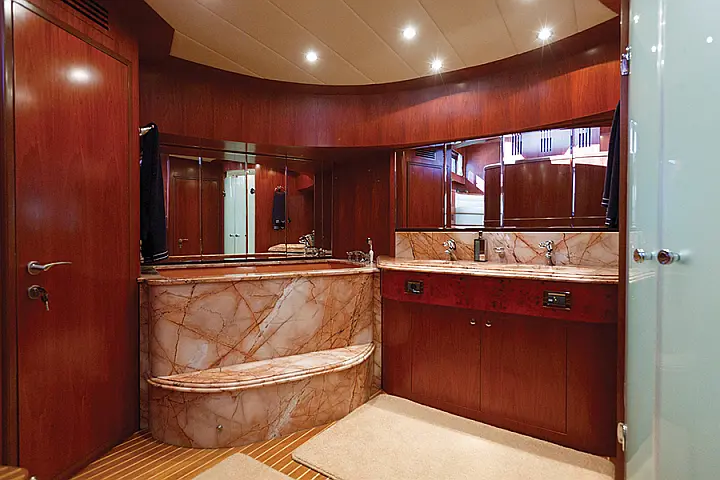 Johnson 87 - Johnson 87 Luxury yacht master bathroom