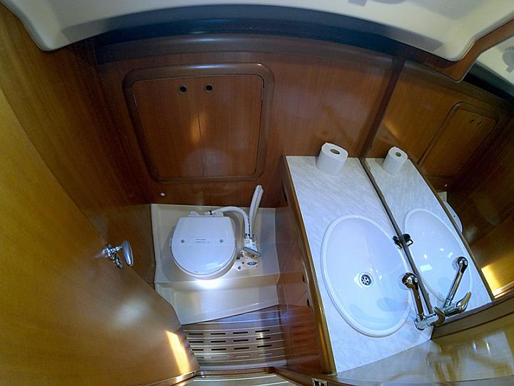 Grand Soleil 46.3 - Bathrooom