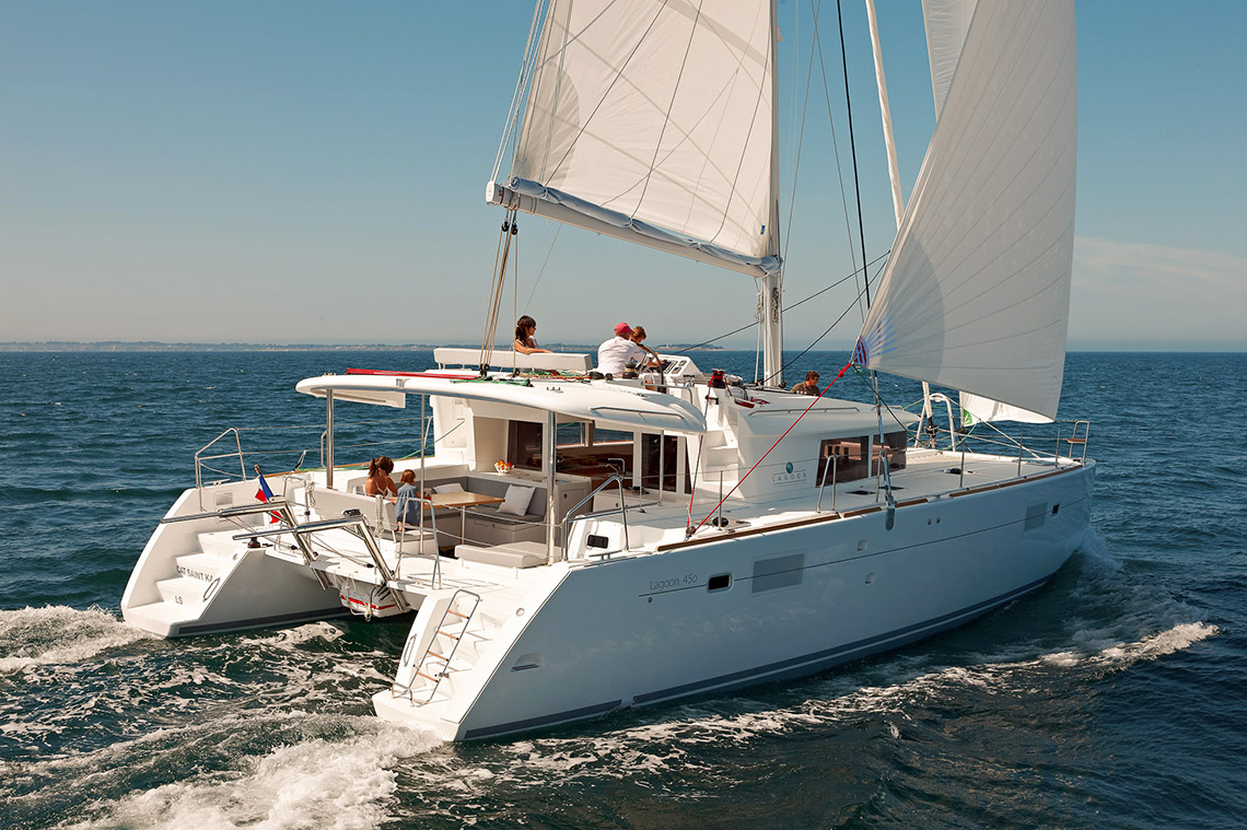 30' sailing catamaran