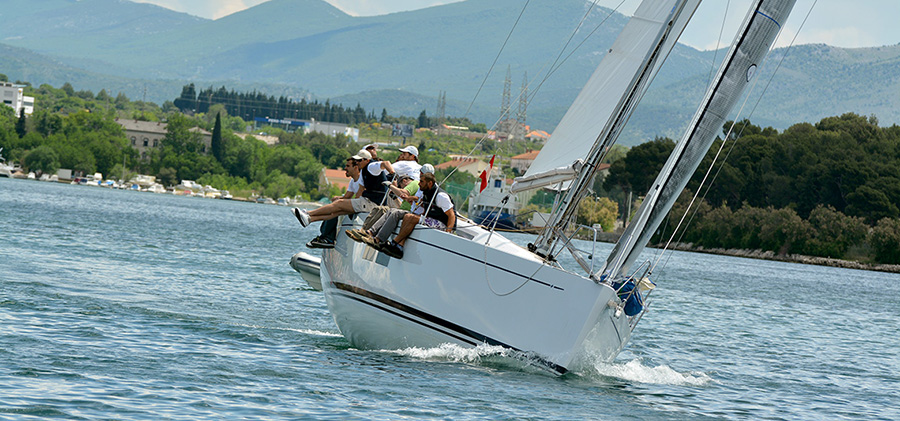 Grand Soleil 39