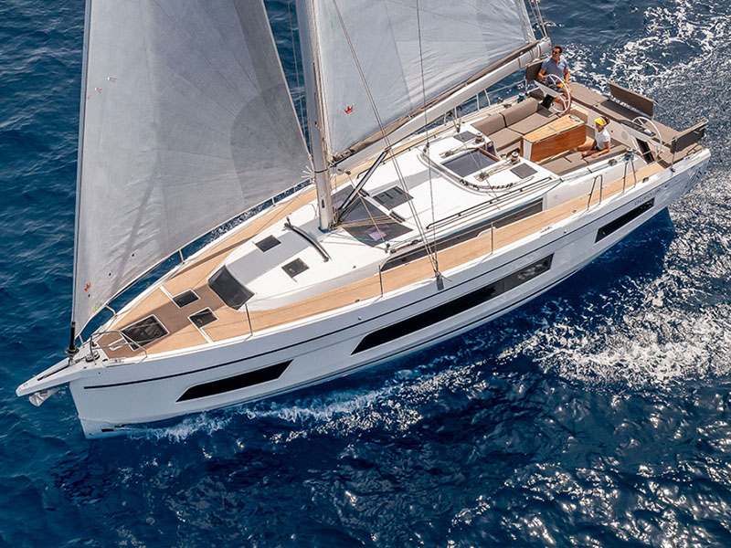 monohull-catamaran-vs-sailboat-multihull-on-open-sea-from-air-sailboat15