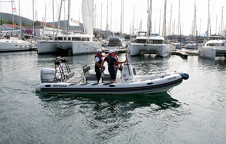 RYA power boat lessons / RYA powerboat boat & PWC courses